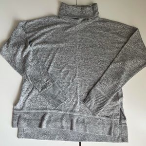 A&F grey turtleneck, M